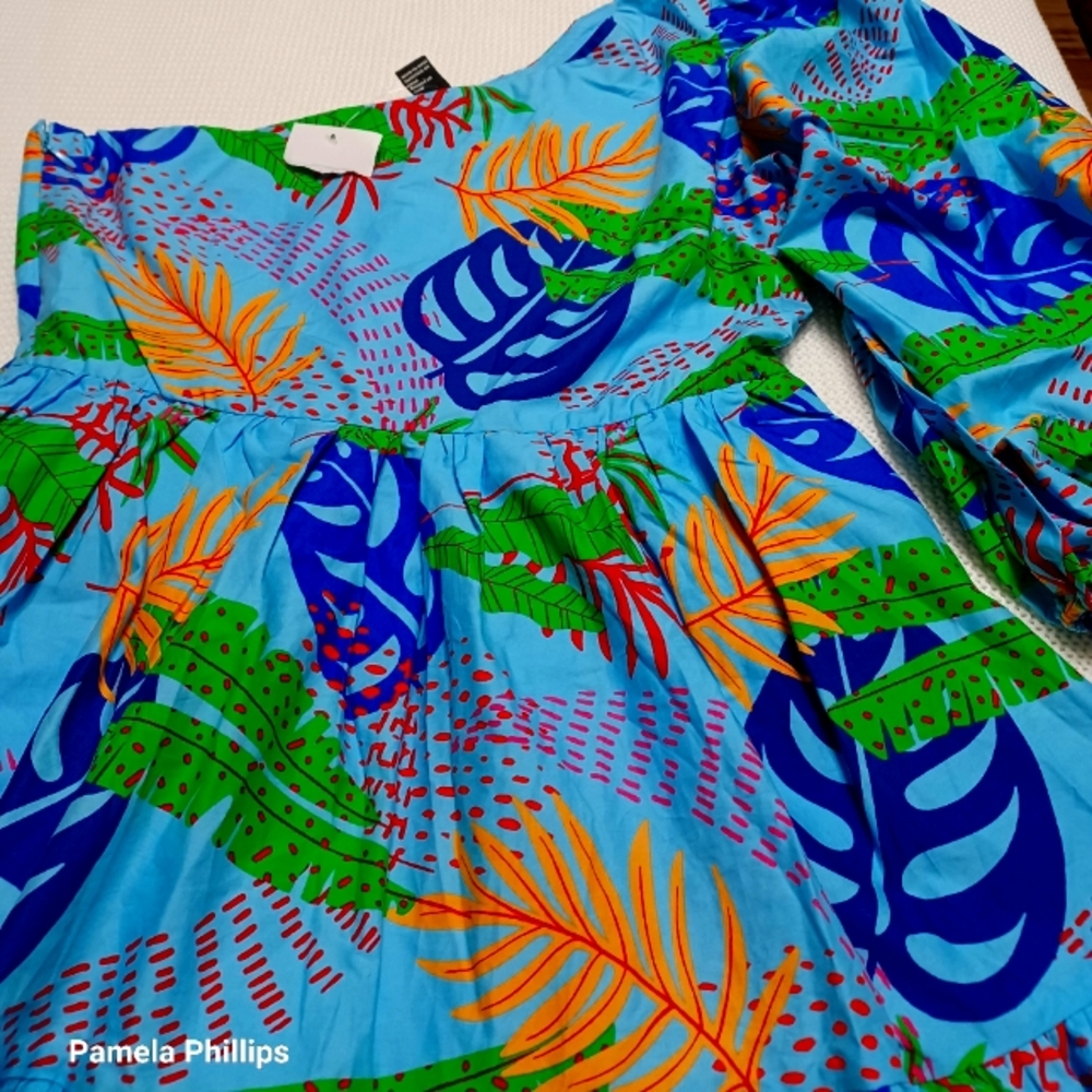 NWT one shoulder mini dress under lining puffy sleeve on one side Palm 🌴 leaves